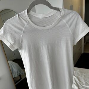 Lululemon top size 6